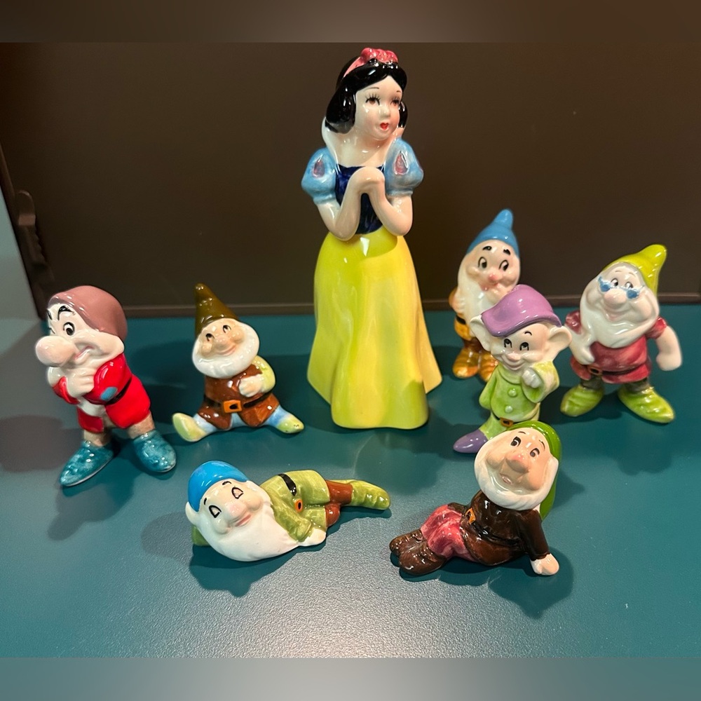 Vintage Japan Walt Disney Productions Snow White and the 7 Dwarves